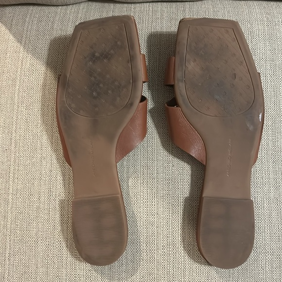 Antonio Melani flat sandals, in good condition. Classic color! - Picture 3 of 5
